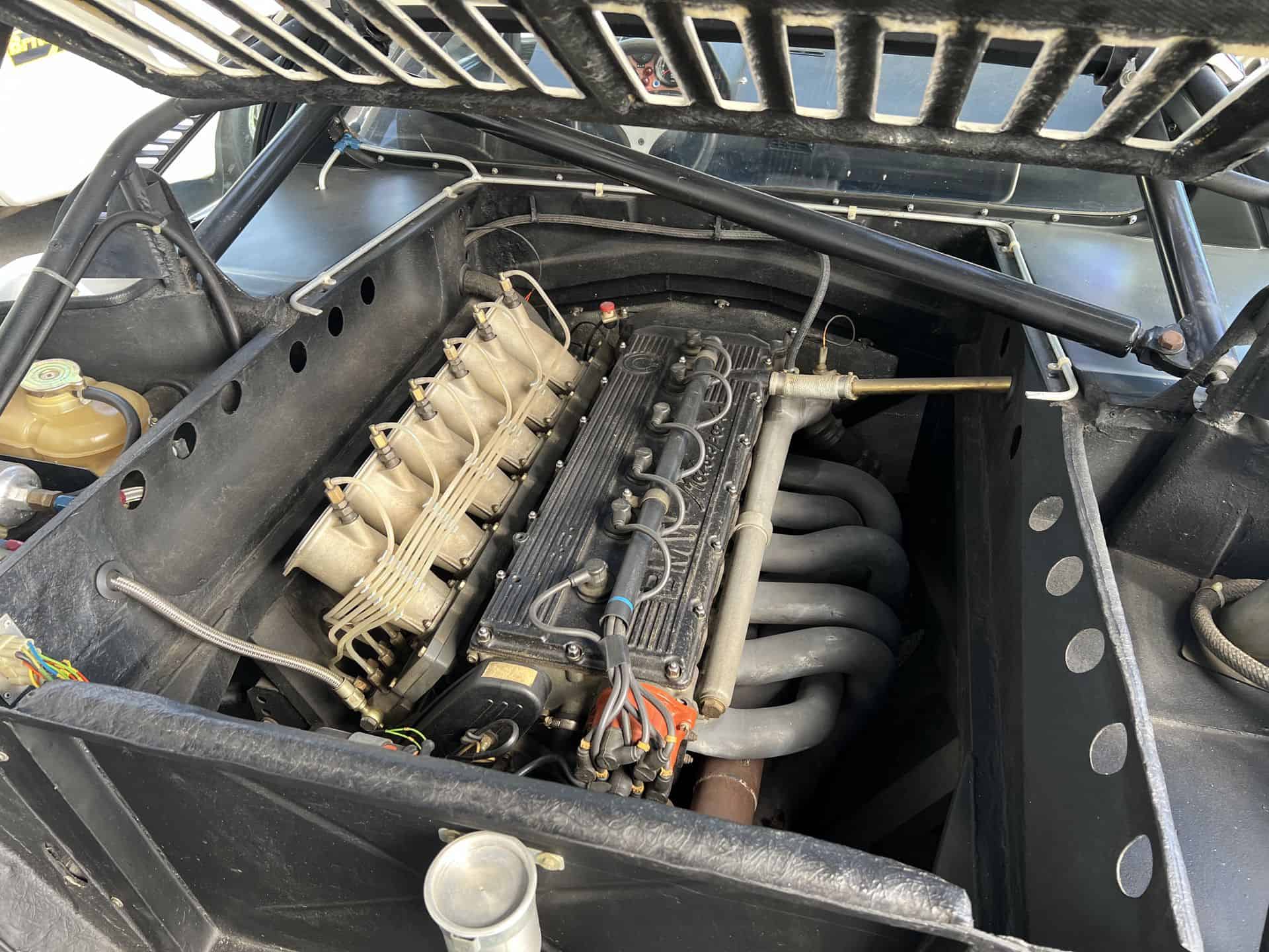 een ongebruikte bmw m1 procar is geveild voor een miljoen, een unieke kans voor autoliefhebbers en verzamelaars.