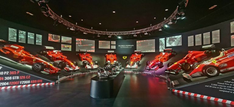 ontdek de snelle opmars van ferrari in de sportwereld en hoe dit iconische merk zijn stempel drukt op racetechnologie en prestaties.