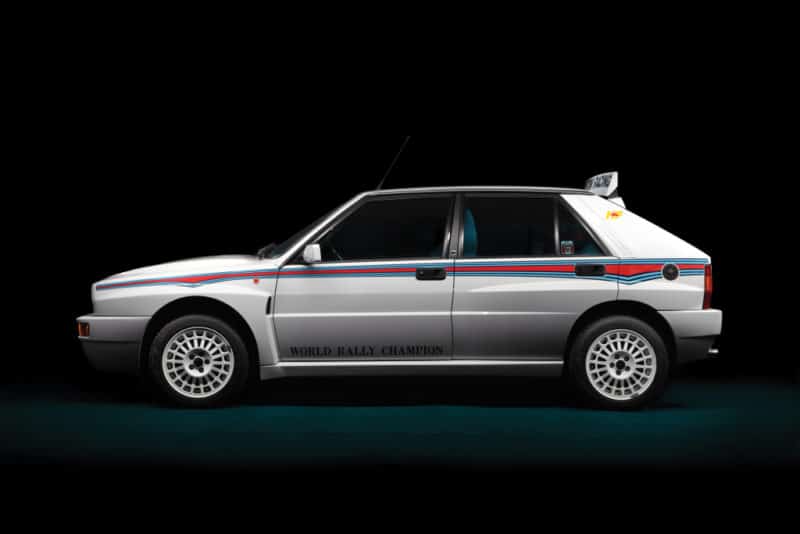 ontdek hoe lancia rallygeschiedenis schreef met hun legendarische prestaties en baanbrekende technologieën in de wereld van rallyracen.