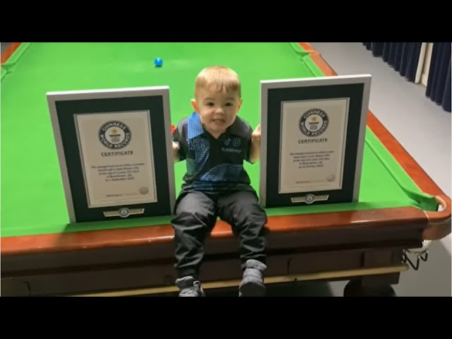 snookerwonder uit het verenigd koninkrijk vestigt twee guinness-wereldrecords en verbaast de snookerwereld met indrukwekkende prestaties.