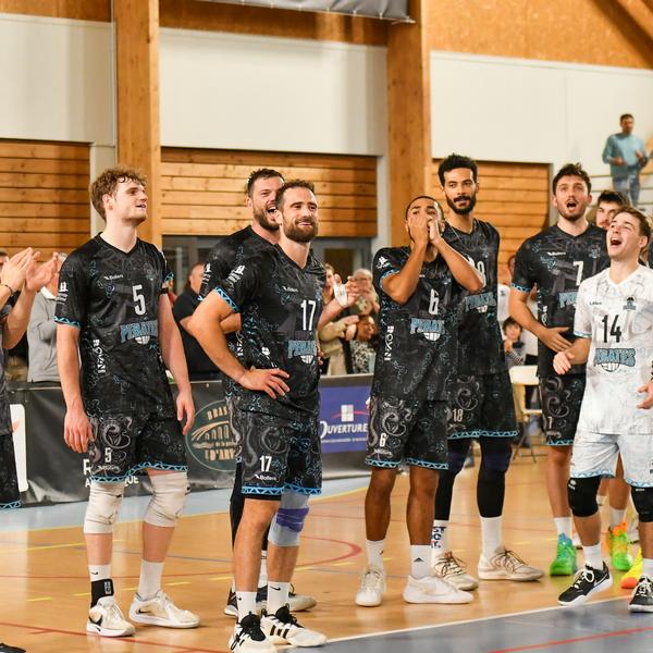 volleybal ligue b: chalon begint sterk maar verliest uiteindelijk in royan. lees het volledige verslag van deze spannende wedstrijd.